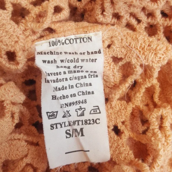 Cozy Casual Crochet top with Flowers - Picture 5 of 5